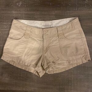Low waisted, tan / khaki Aeropostale cargo shorts, size 3 / 4